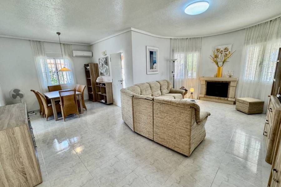 Reventa - Villa - Ciudad Quesada - Lo Pepin