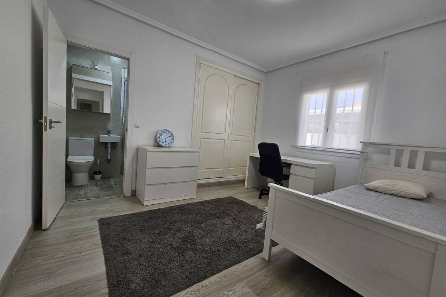 Reventa - Villa - Ciudad Quesada - Lo Pepin