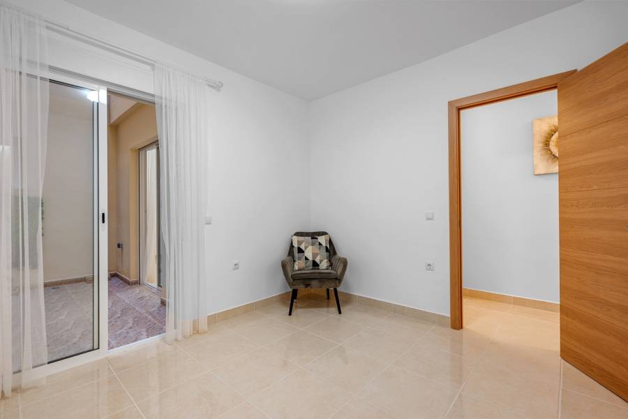 Resale - Apartment - Torrevieja - Playa del Cura