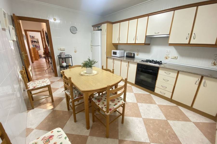 Resale - Finca - Algorfa