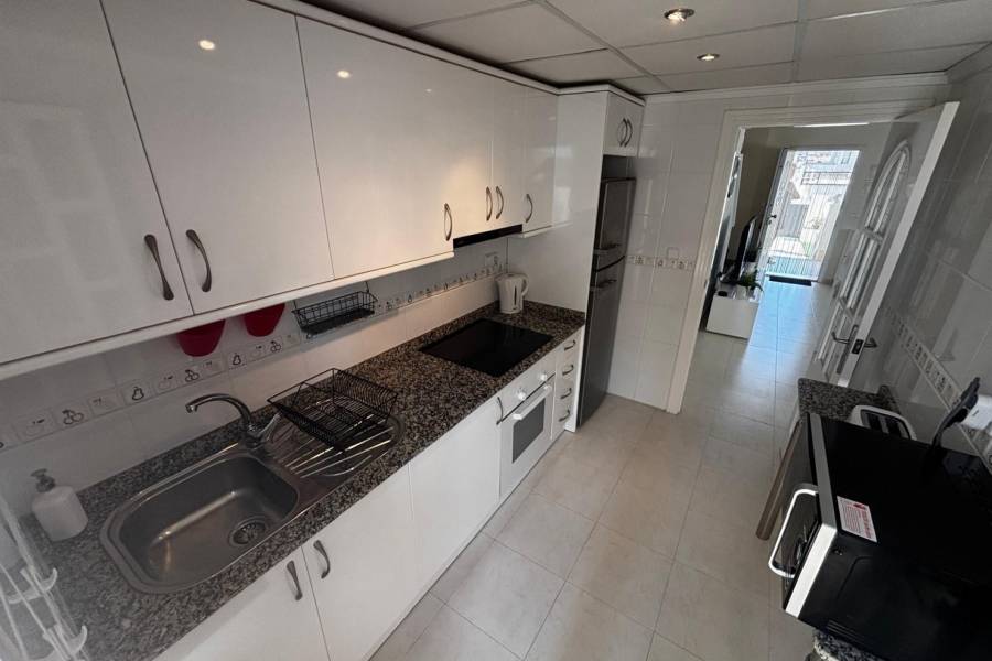 Resale - Townhouse - Ciudad Quesada