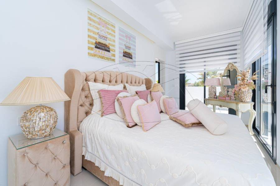 Resale - Villa - Ciudad Quesada