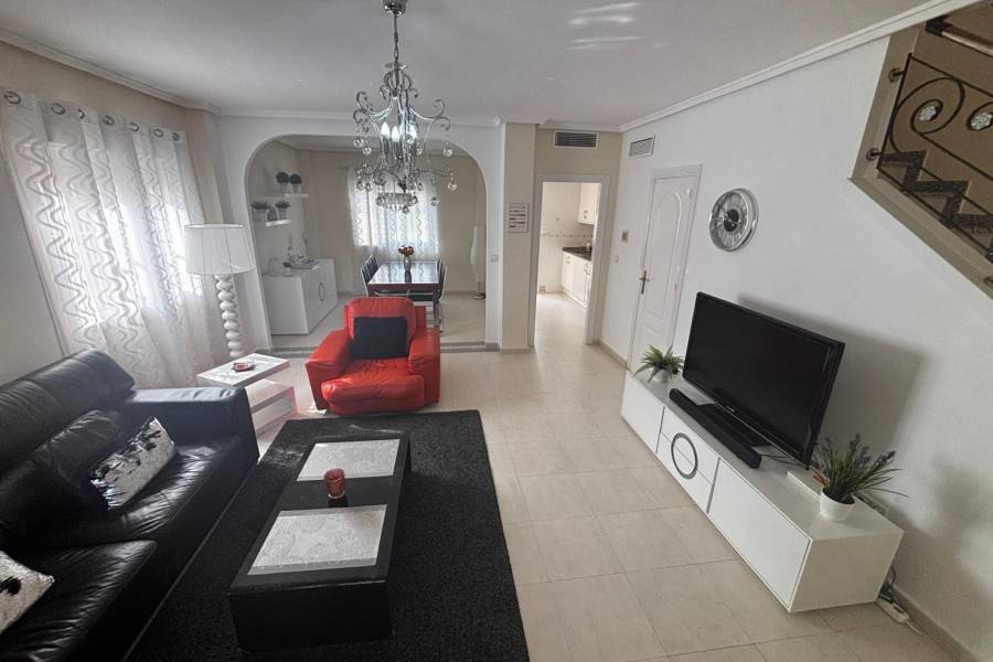 Resale - Townhouse - Ciudad Quesada