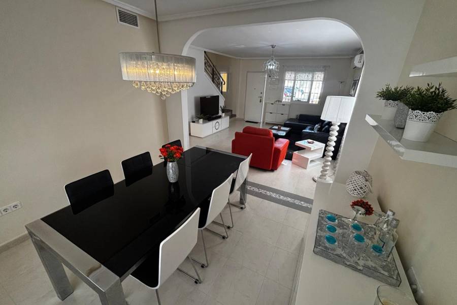 Resale - Townhouse - Ciudad Quesada