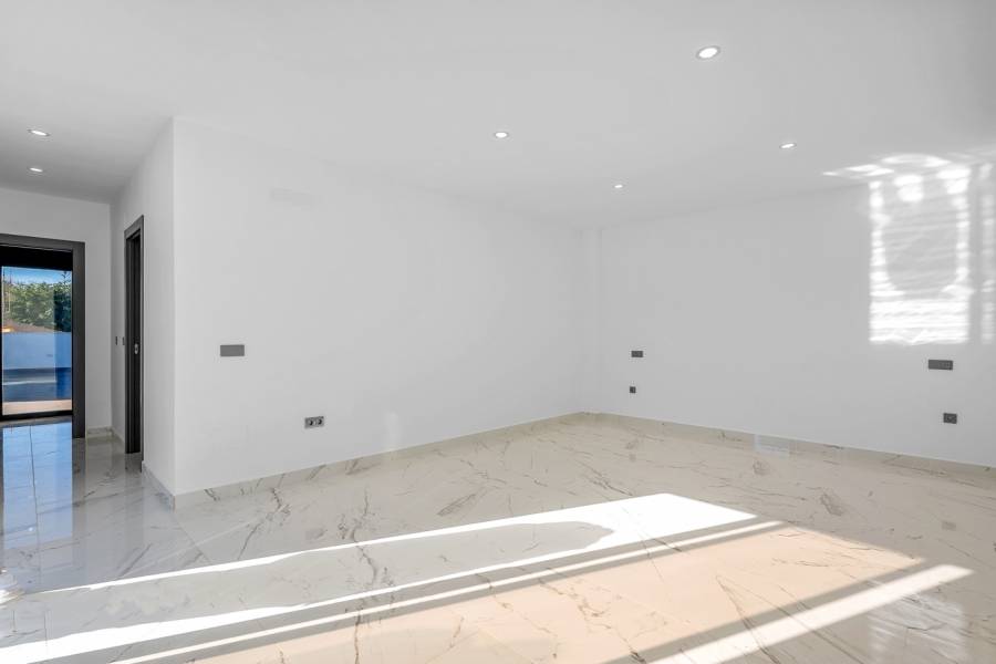 Resale - Villa - Campoamor