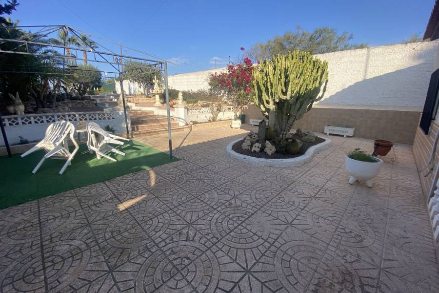 Resale - Finca - Algorfa