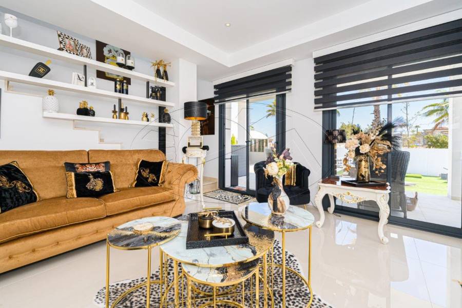 Resale - Villa - Ciudad Quesada