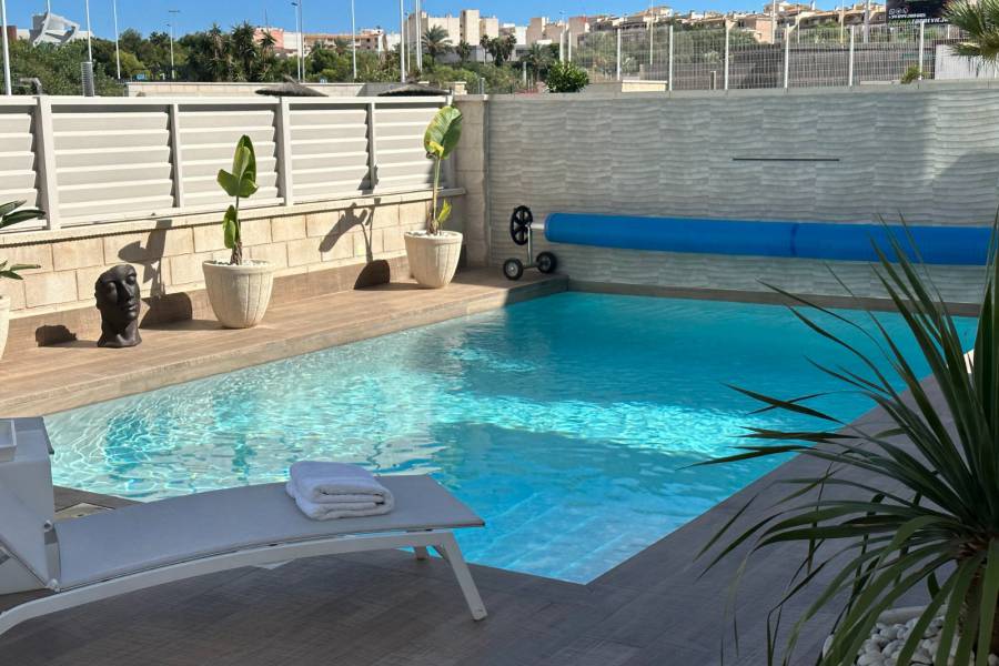 Reventa - Villa - Torrevieja