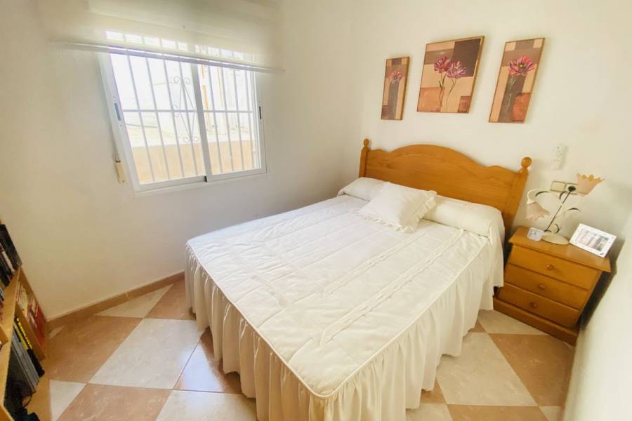 Resale - Finca - Algorfa