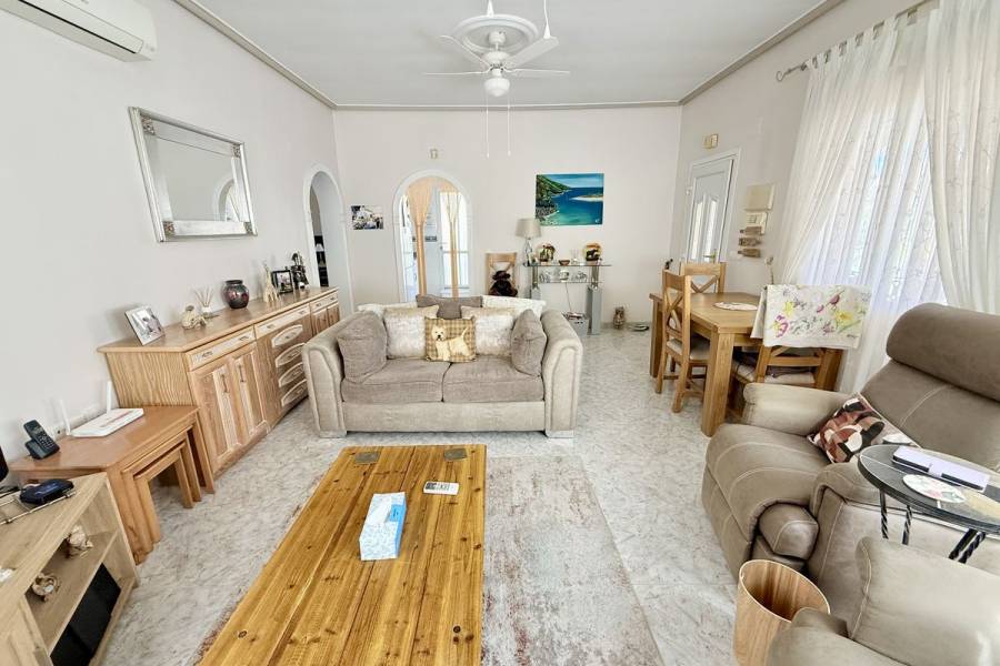 Resale - Villa - Benimar