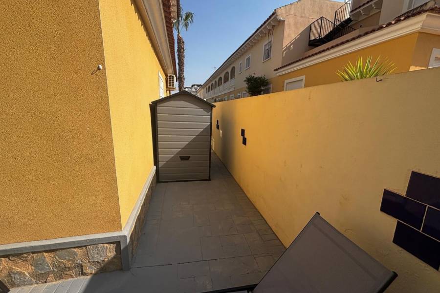 Resale - Townhouse - Ciudad Quesada