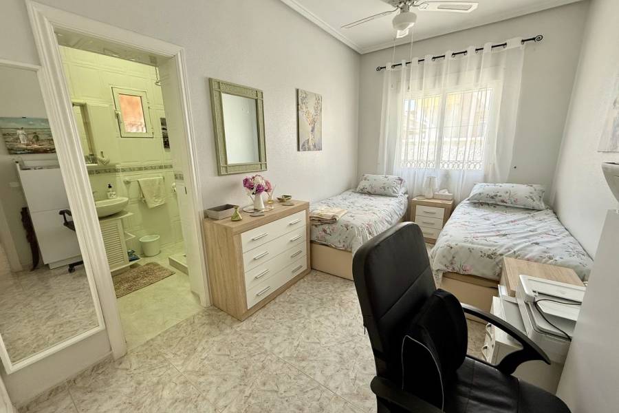 Resale - Villa - Benimar