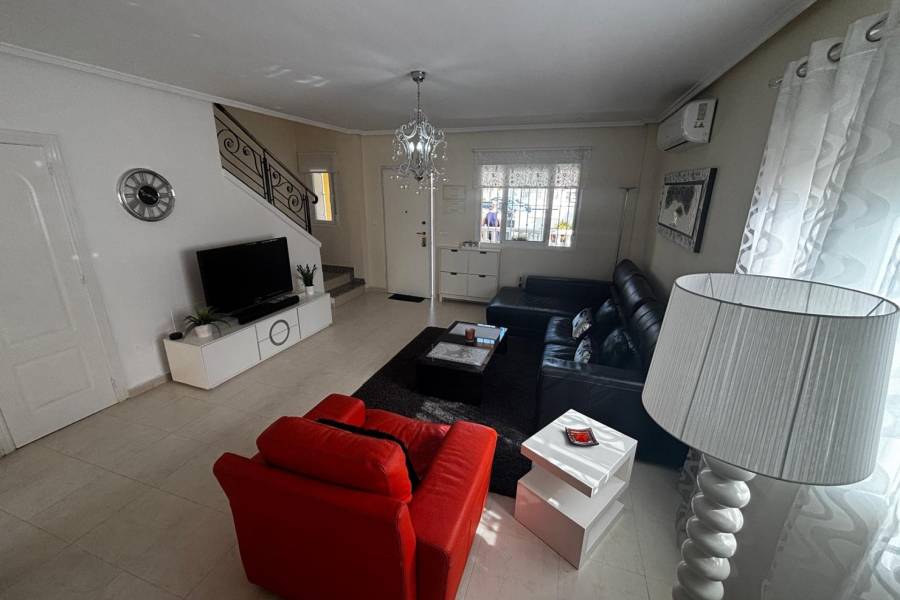 Resale - Townhouse - Ciudad Quesada