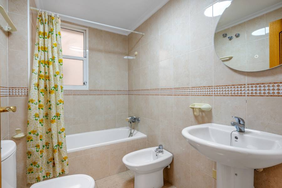 Resale - Apartment - Torrevieja