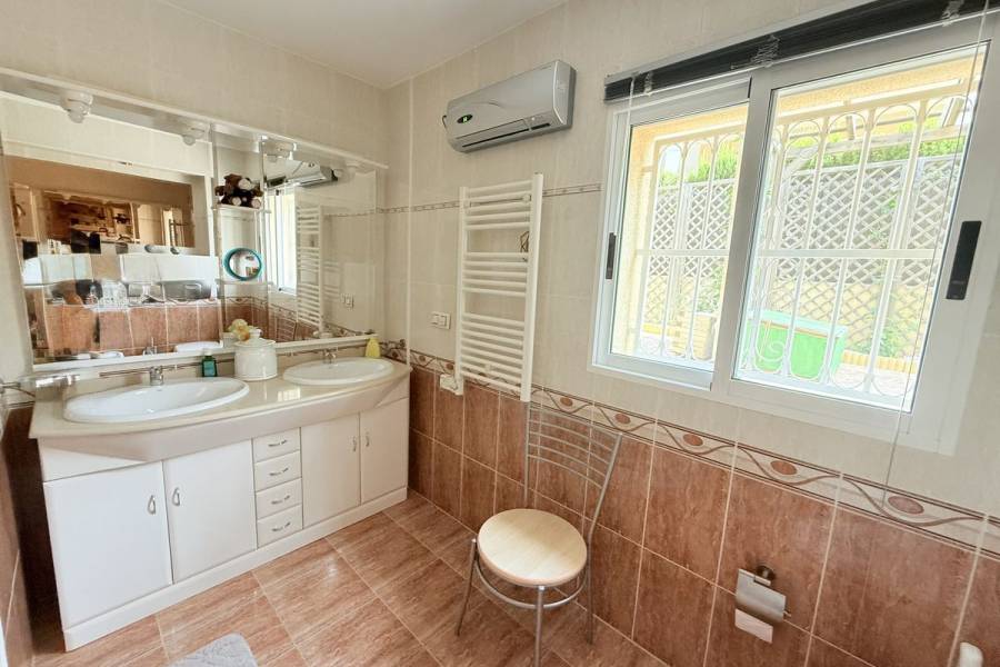 Reventa - Villa - Benimar