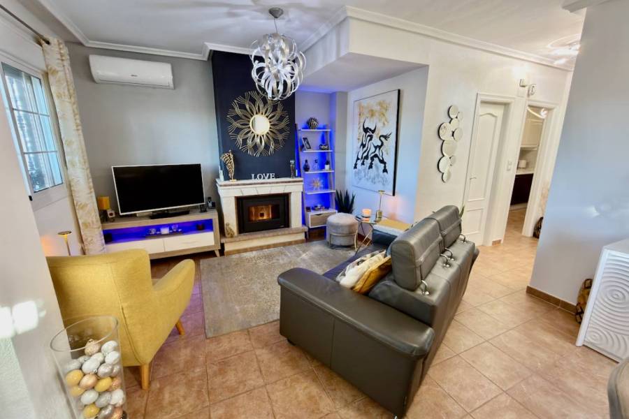 Resale - Villa - Guardamar Del Segura - El Raso