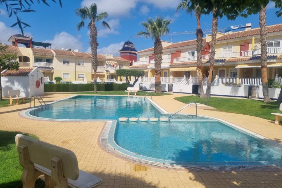 Resale - Townhouse - Ciudad Quesada