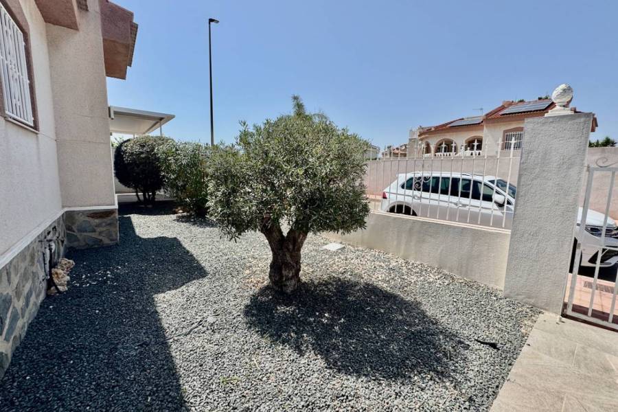 Reventa - Villa - Ciudad Quesada - Lo Pepin