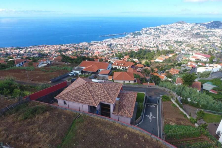 Resale - Villa - Funchal