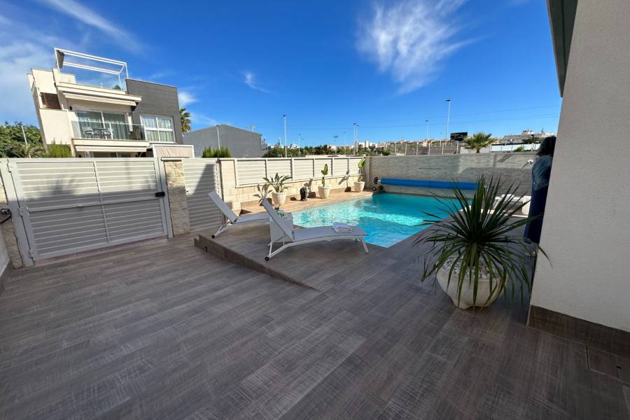 Reventa - Villa - Torrevieja