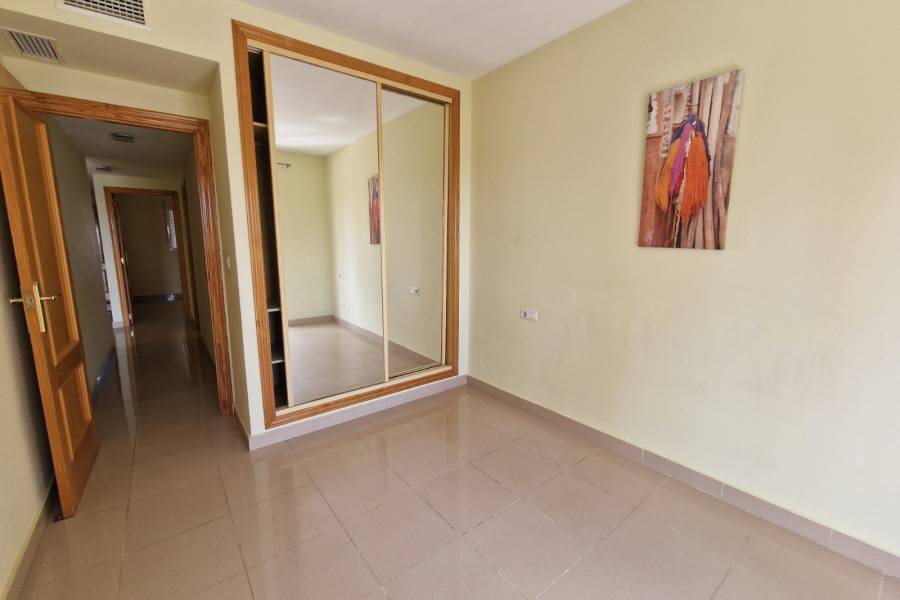 Resale - Apartment - Guardamar Del Segura - SUP-7 & Port Area