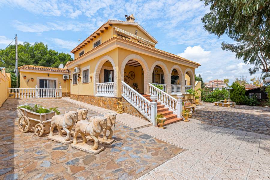 Resale - Villa - Jacarilla