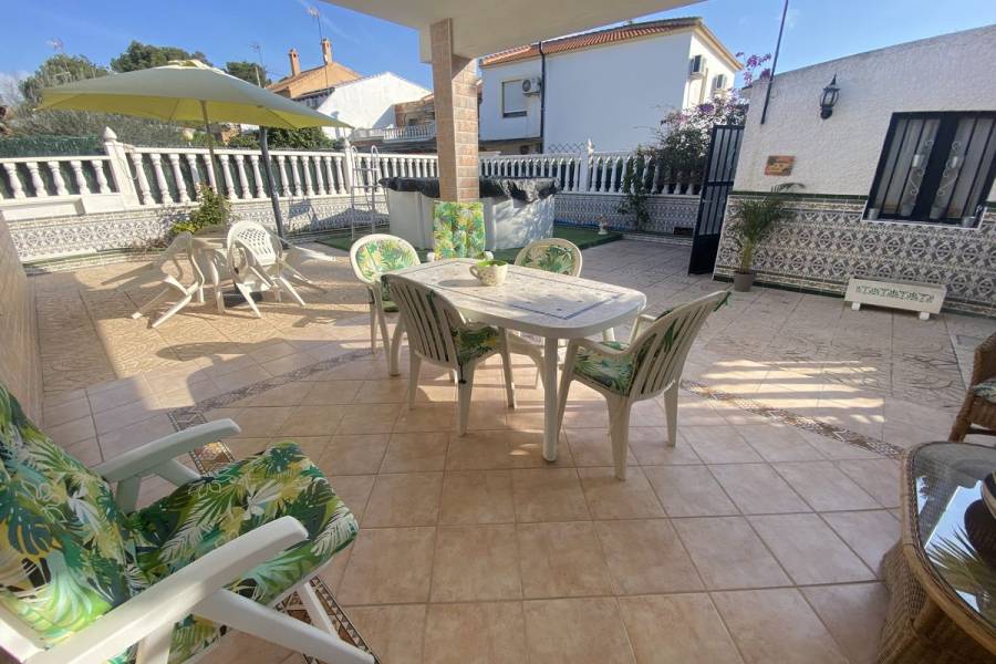 Resale - Finca - Algorfa