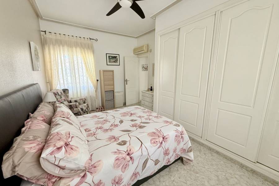Resale - Villa - Benimar