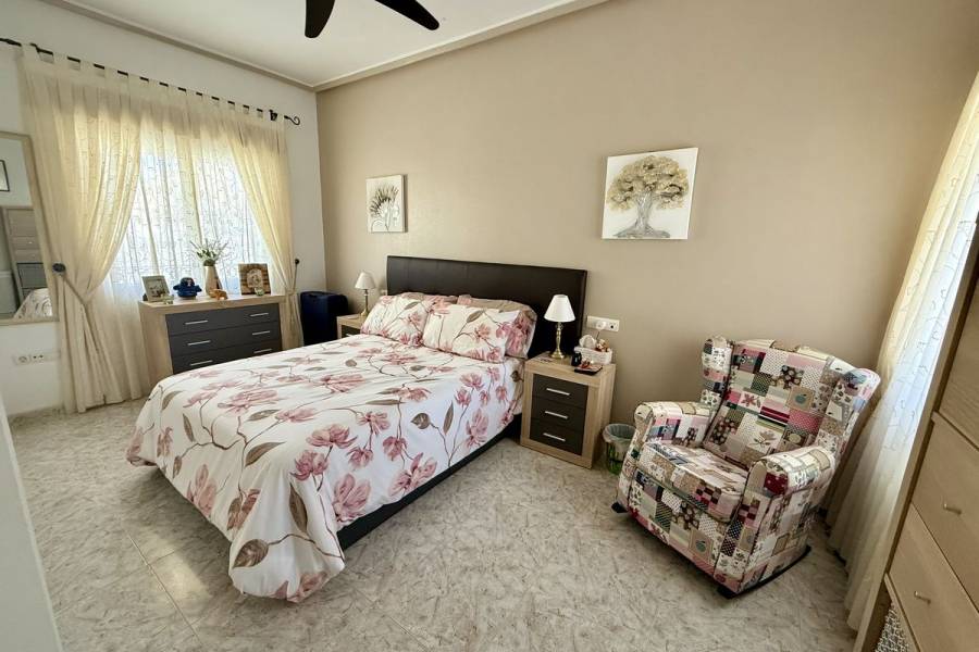 Resale - Villa - Benimar