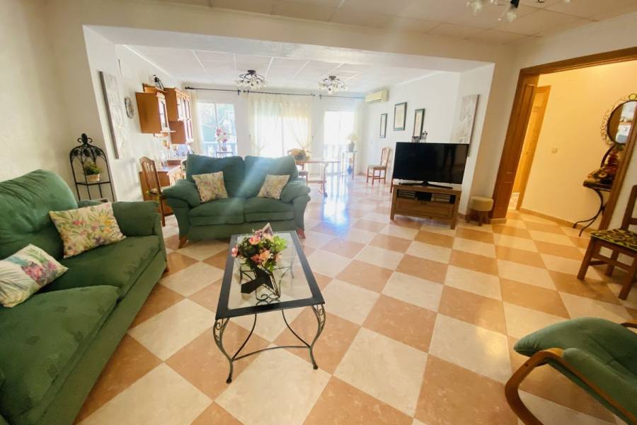 Resale - Finca - Algorfa