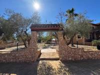 Resale - Finca / Country Property - Los Montesinos