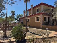 Resale - Finca / Country Property - Los Montesinos