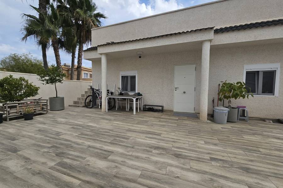Reventa - Villa - Ciudad Quesada - Lo Pepin