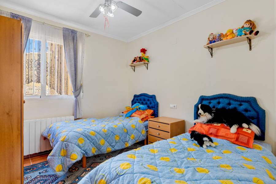 Resale - Villa - Jacarilla