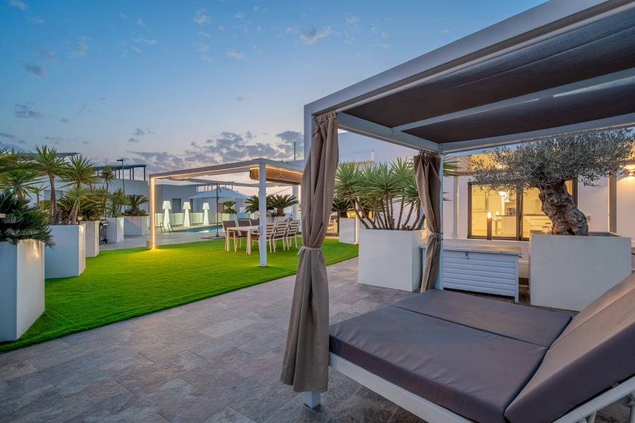 Resale - Villa - Orihuela costa - Villamartín
