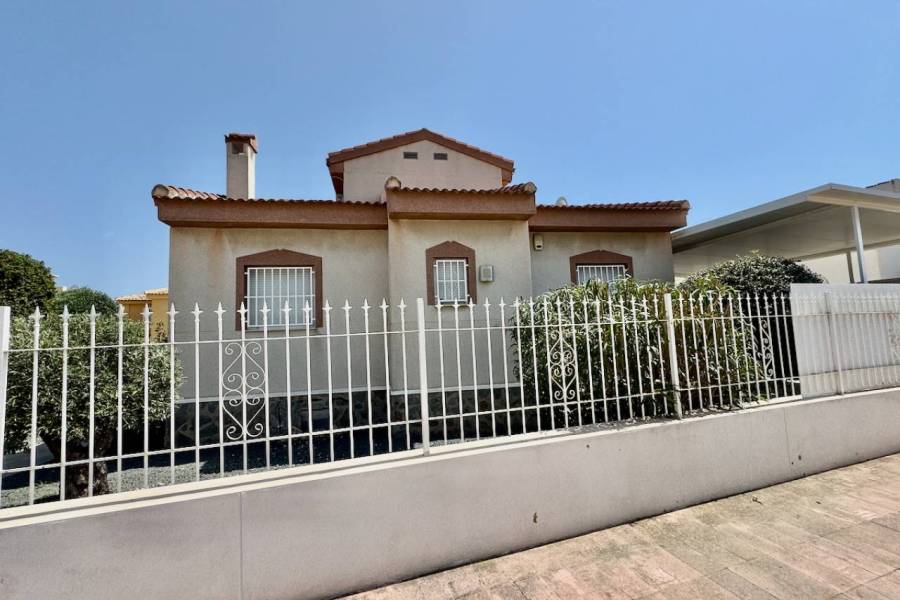 Reventa - Villa - Ciudad Quesada - Lo Pepin