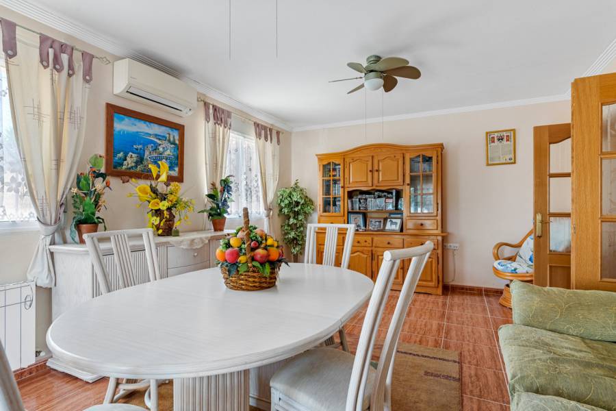 Resale - Villa - Jacarilla