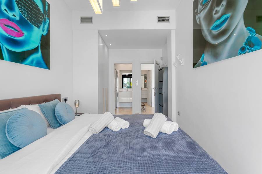 Resale - Villa - Orihuela costa - Villamartín