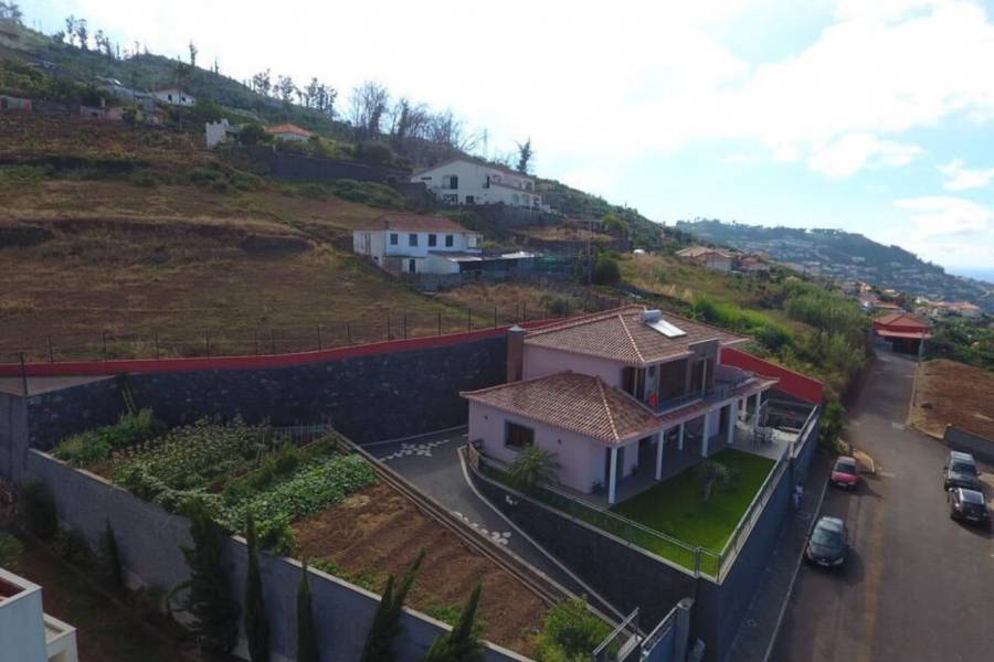 Resale - Villa - Funchal