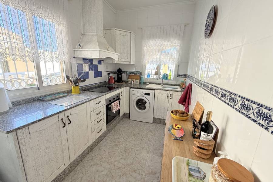 Resale - Villa - Benimar