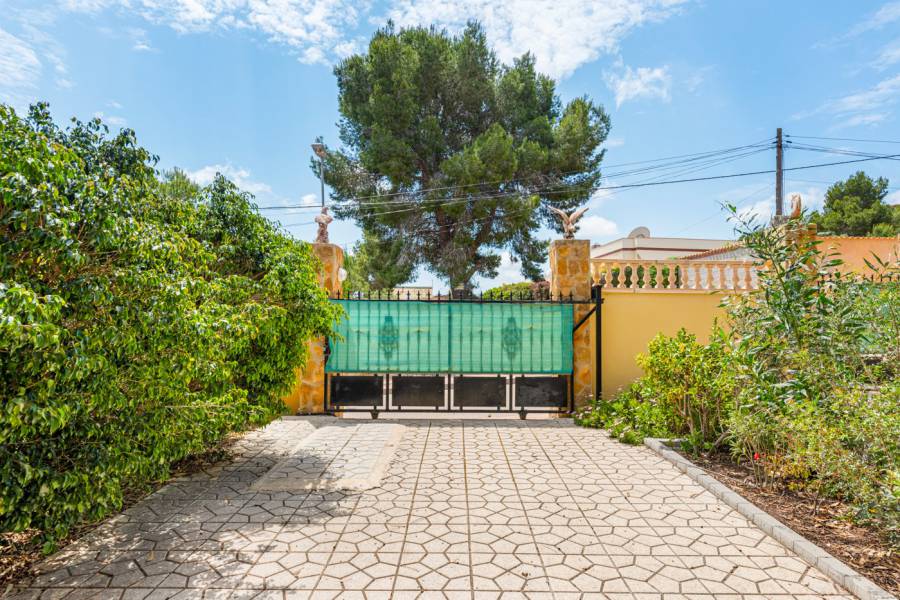 Resale - Villa - Jacarilla