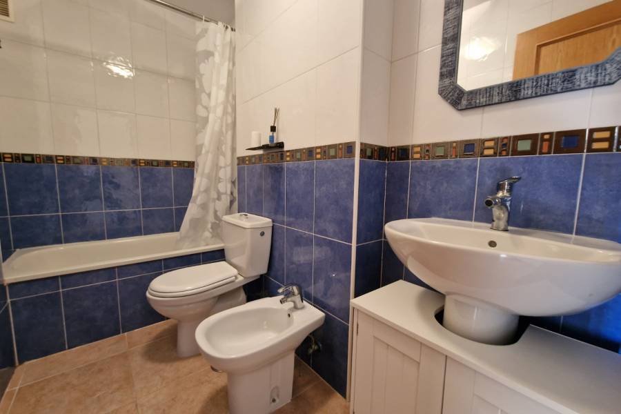 Resale - Apartment - Guardamar Del Segura - SUP-7 & Port Area