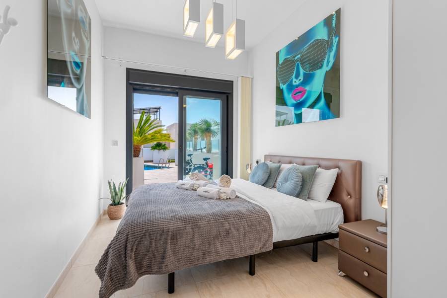 Resale - Villa - Orihuela costa - Villamartín