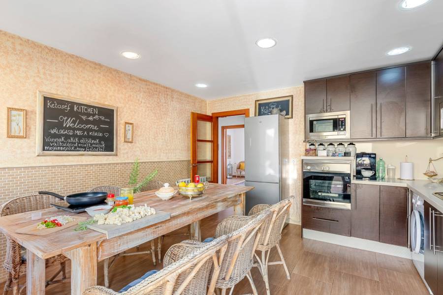 Resale - Villa - Alfas del Pi - Alfas Del Pi