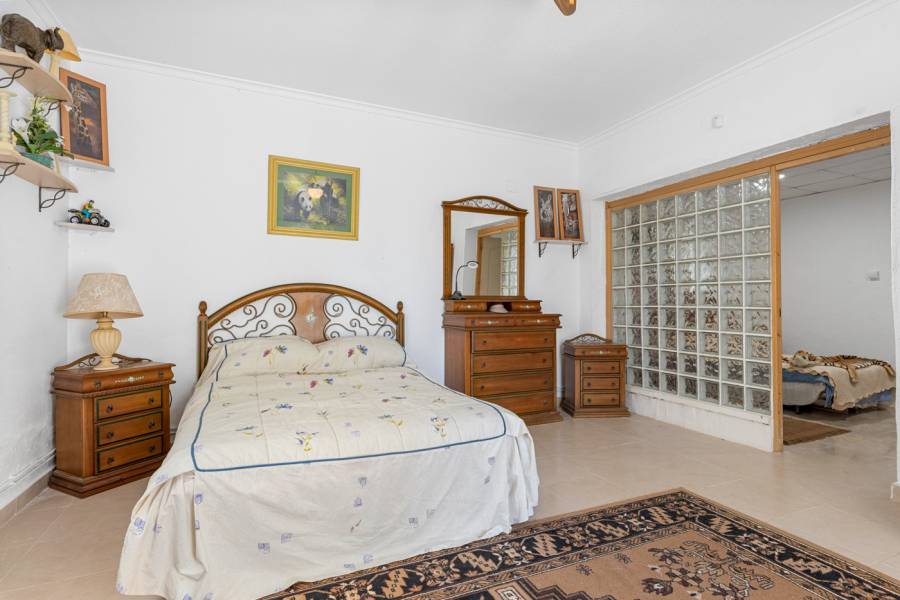 Resale - Villa - Jacarilla