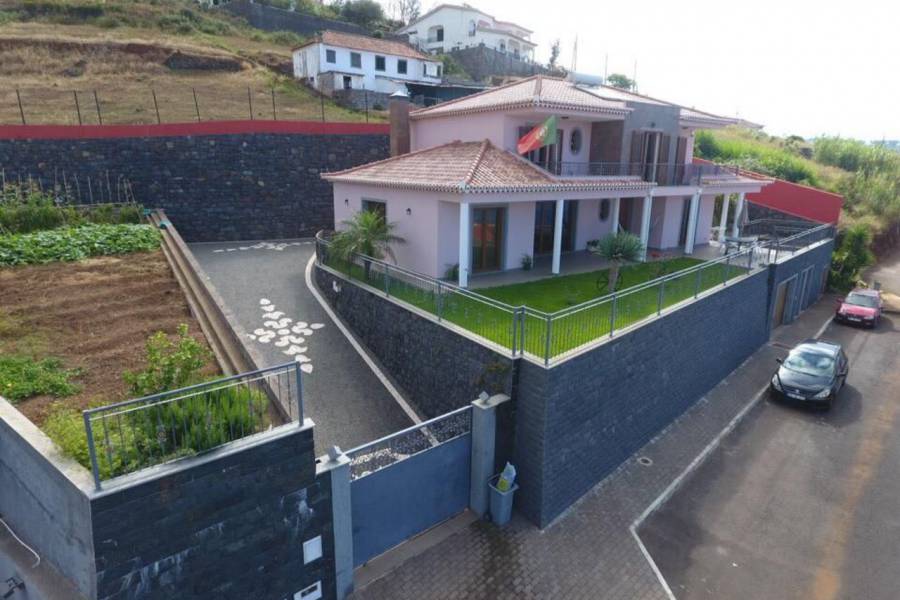 Resale - Villa - Funchal