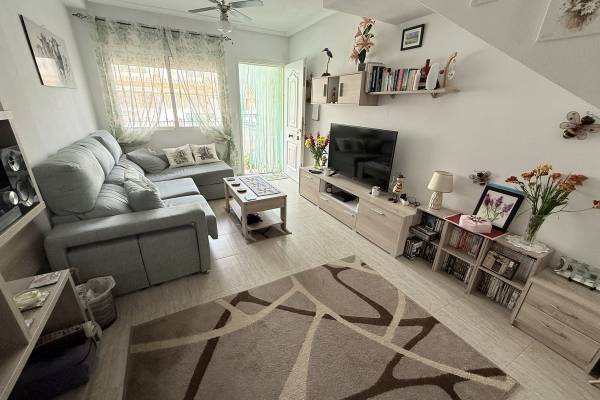 Townhouse - Reventa - Daya Nueva - Daya Nueva