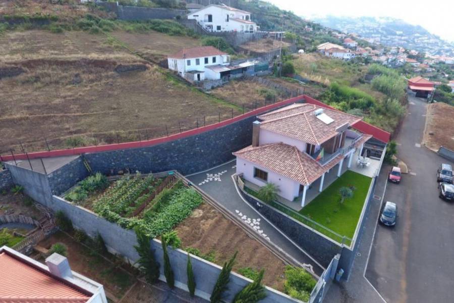 Resale - Villa - Funchal