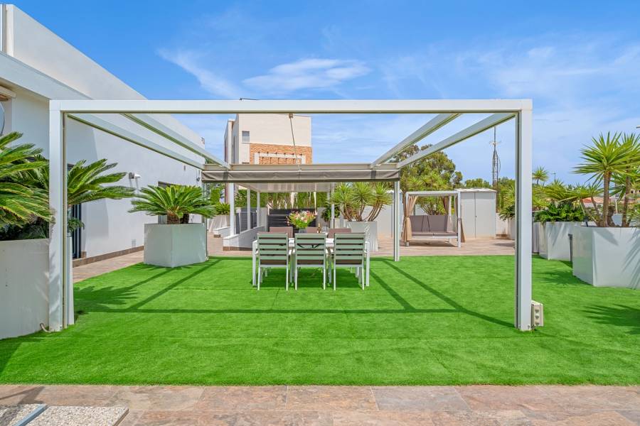 Resale - Villa - Orihuela costa - Villamartín