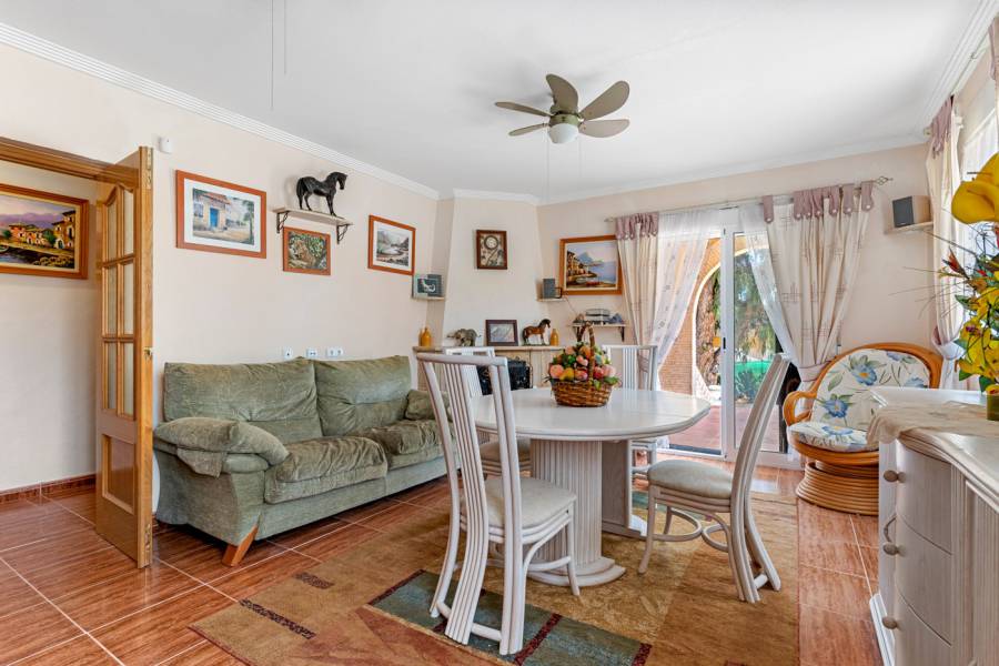 Resale - Villa - Jacarilla